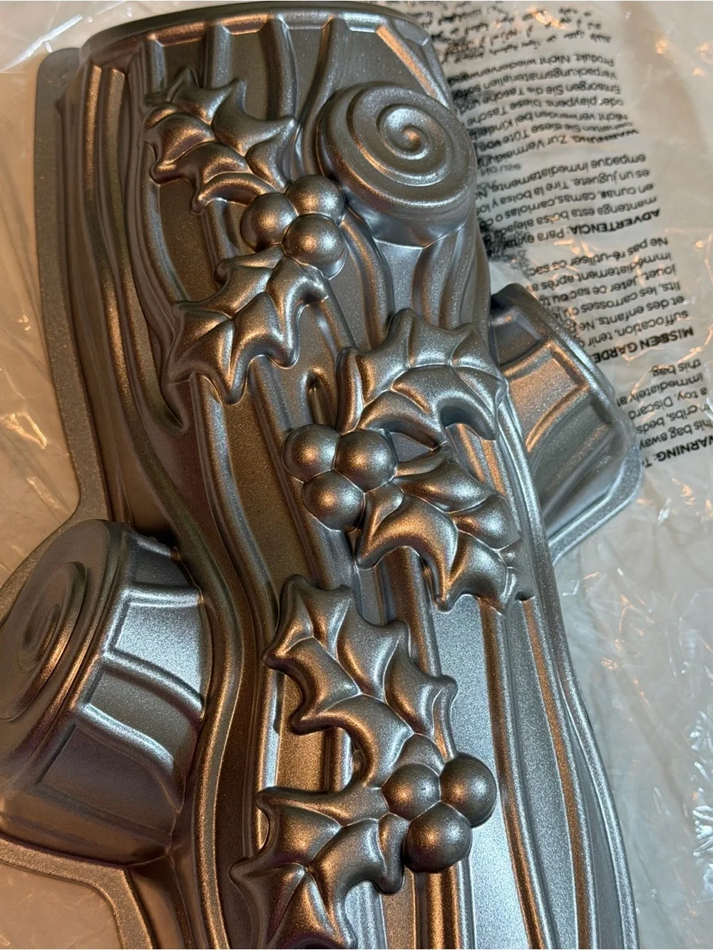 NordicWare Buche De Noel Yule Log Cake Pan Cast Aluminum 9 Cup Holiday Christmas